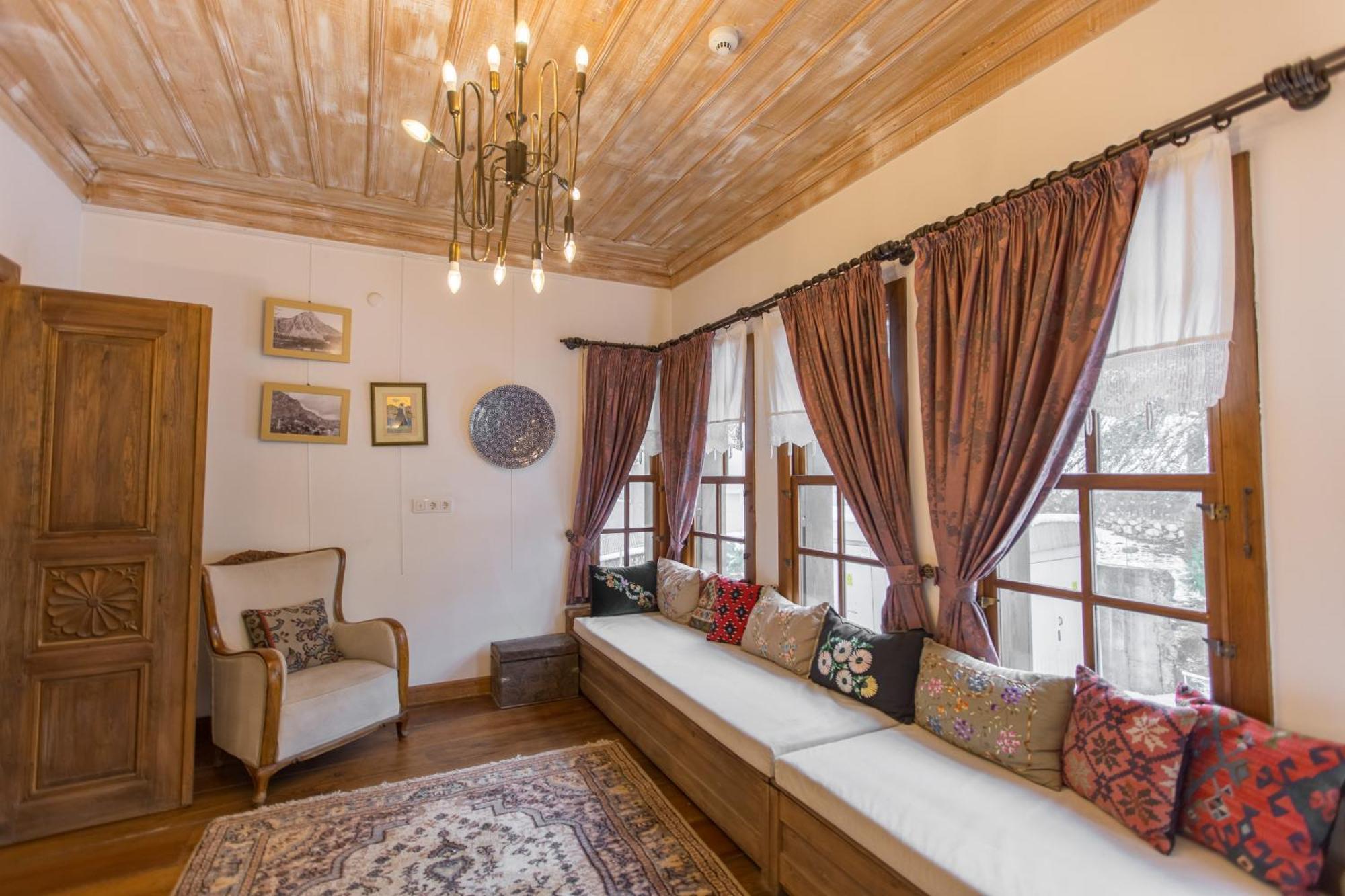 Isparta Historical Mansion Eskiciler Konagi - Cittaslow Egirdir Екстериор снимка